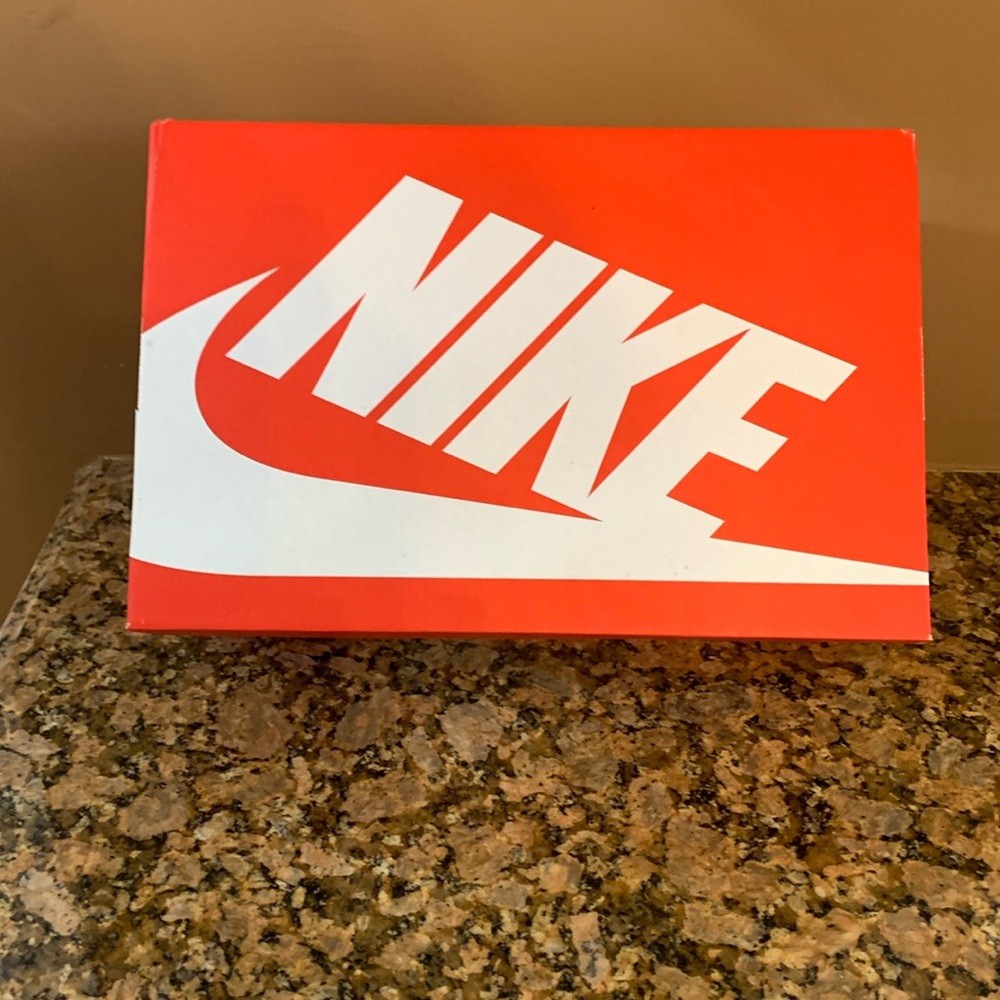 Nike empty box no shoes